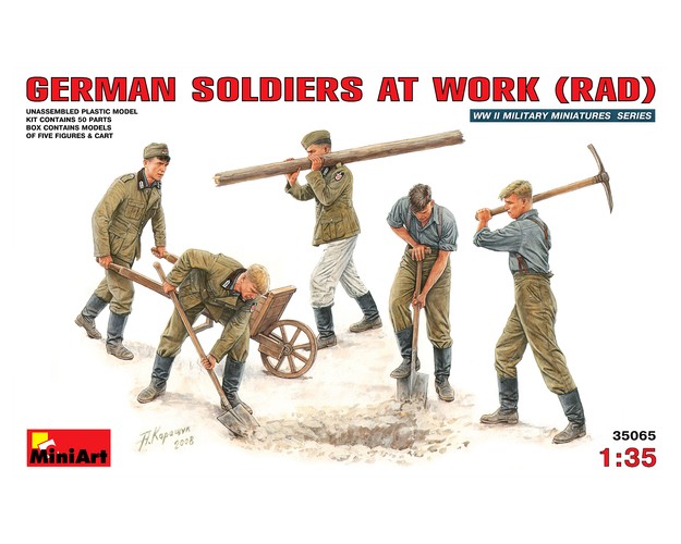 GERMAN SOLDIERS AT WORK (RAD)