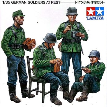 German Soldiers At rest (3 de 4 figuras)