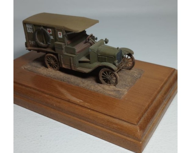 FORD T AMBULANCIA 1917 - ESCALA 1/48