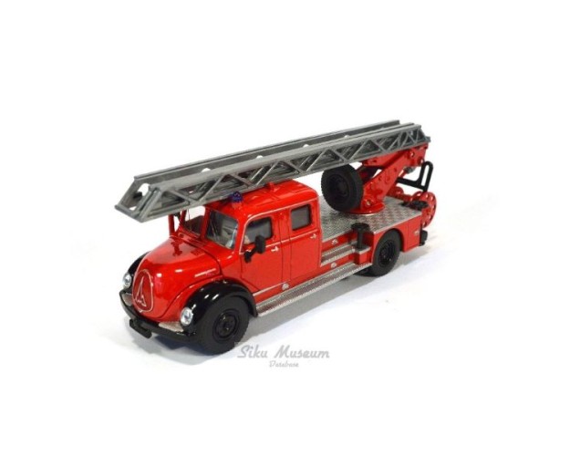 MAGIRUS DREHLEITER FIRE ENGINE 1/50