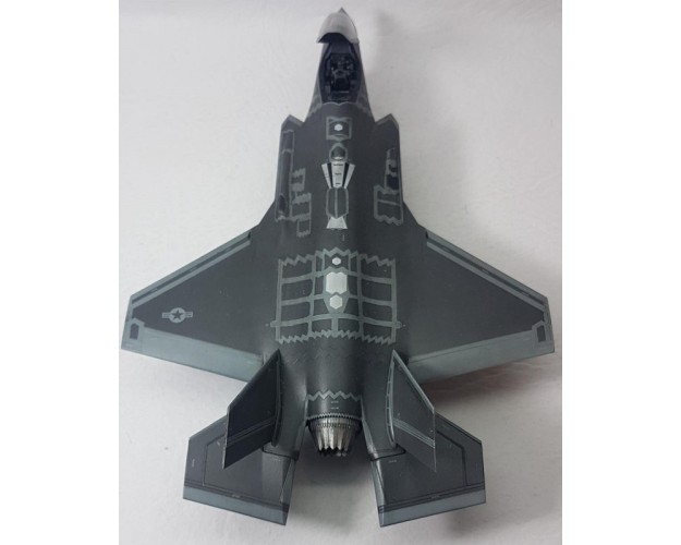 F-35 LIGHTNING II
