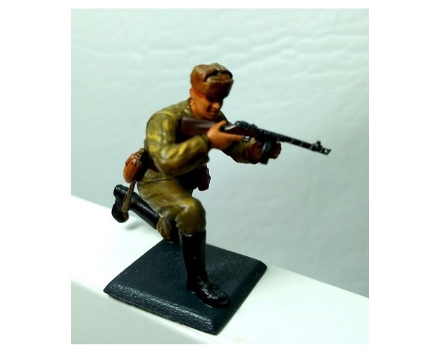 Infante soviético con subfusil PPSH-41