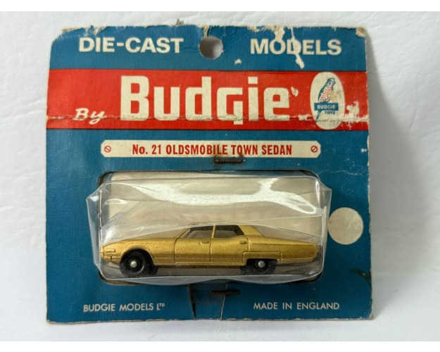 OLDSMOBILE TOWN SEDAN