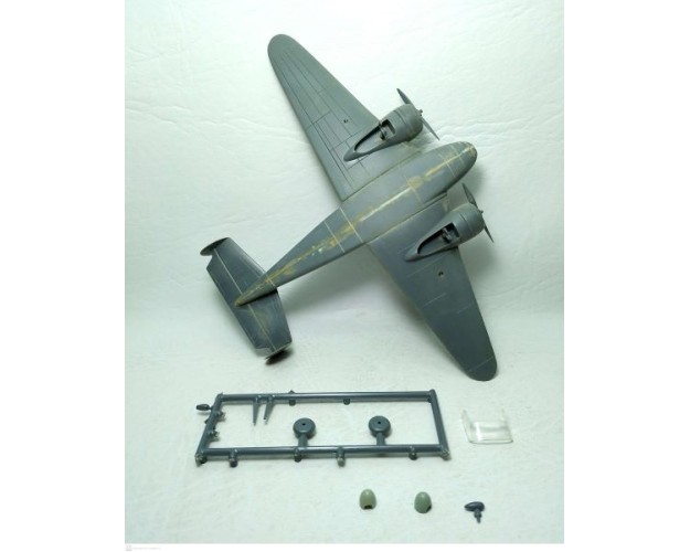BEECHCRAFT C-45 KANSAN - 1/72