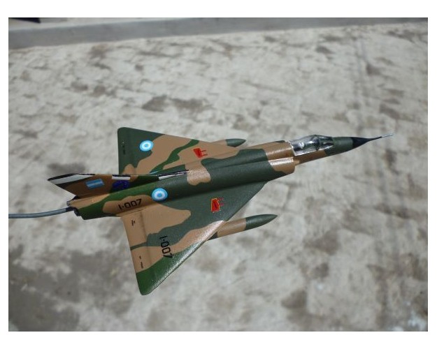 AMD MIRAGE III EA – EDICIÓN LIMITADA - CALCAS FUERZA AÉREA ARGENTINA Y TANQUES SUPLEMENTARIOS