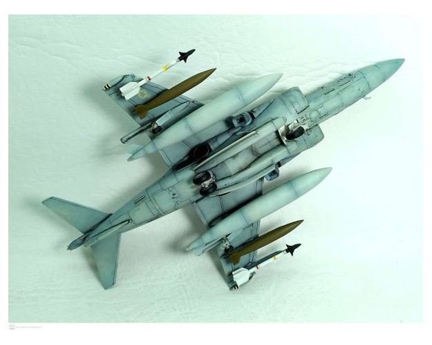 AV-8B HARRIER II PLUS - 1/72
