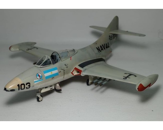 F9F-2 PANTHER - AVIACIÓN NAVAL ARGENTINA - ESCALA 1/48 + MONOGRAFÍA