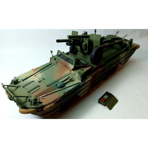 GMC DUKW W/105mm HOWITZER