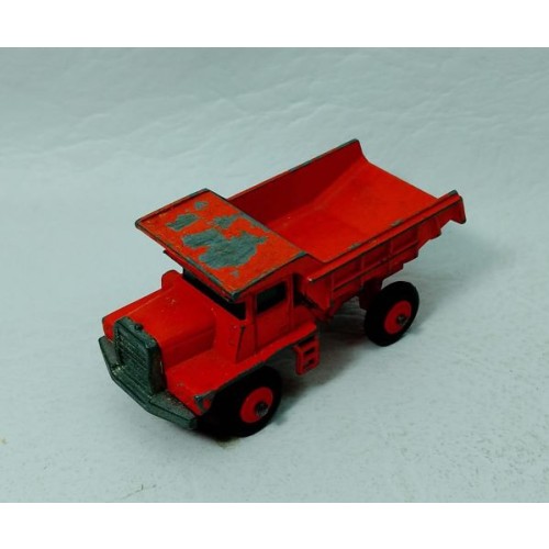 CAMIÓN DE VOLTEO MACK