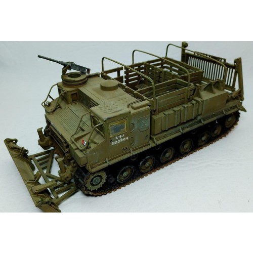 M8A1 CARGO TRACTOR