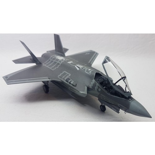F-35 LIGHTNING II