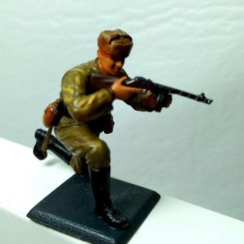 Infante soviético con subfusil PPSH-41